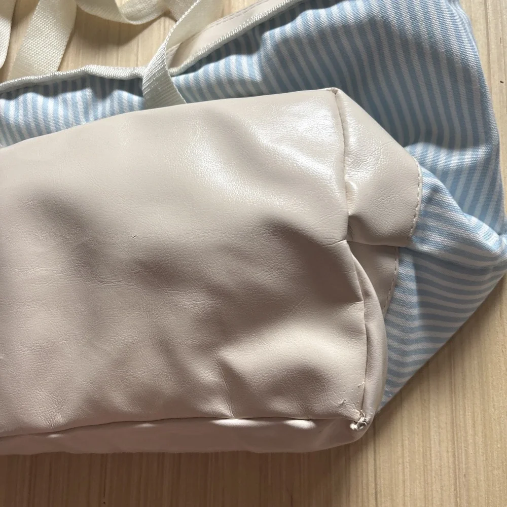 Ollie and Olivia: Travel/beach Cooler Bag| Striped | Zipper | Blue & Ivory